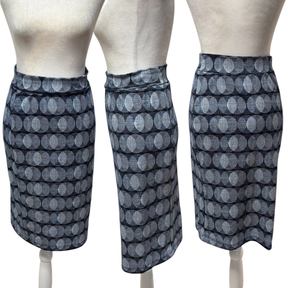 Renee C. Blue & White Circle Print Knee Length Pull On Pencil Skirt Size Small